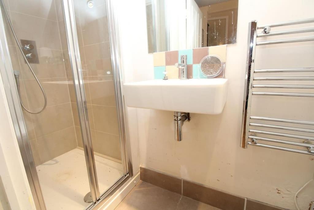 Stunning 2 Bed Flat In Fulham Apartment London